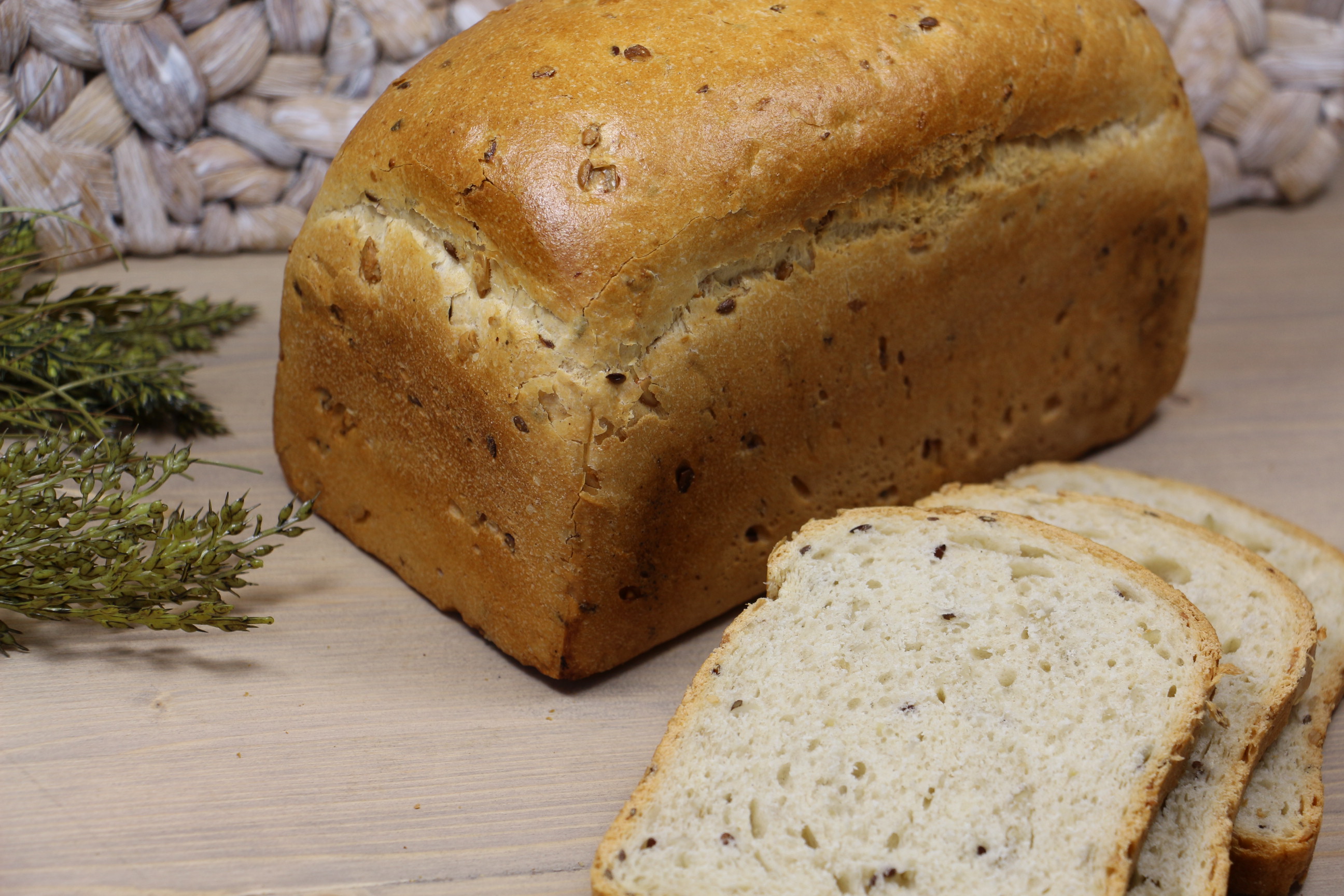 Bio-Dinkeltoast - geschnittener Laib